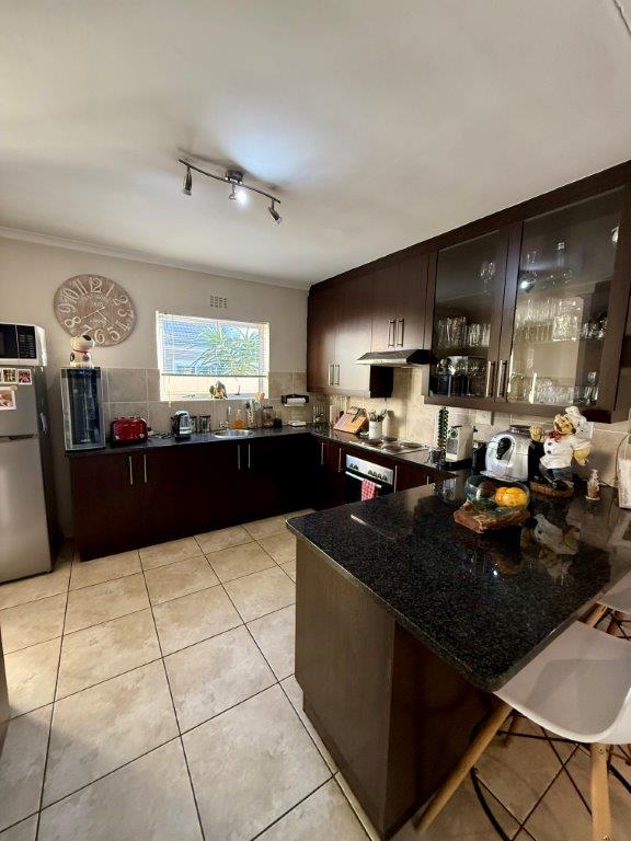 To Let 3 Bedroom Property for Rent in Sunningdale Western Cape